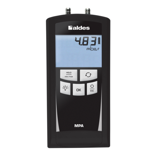 Electronic precision micro-pressure gauge with its case